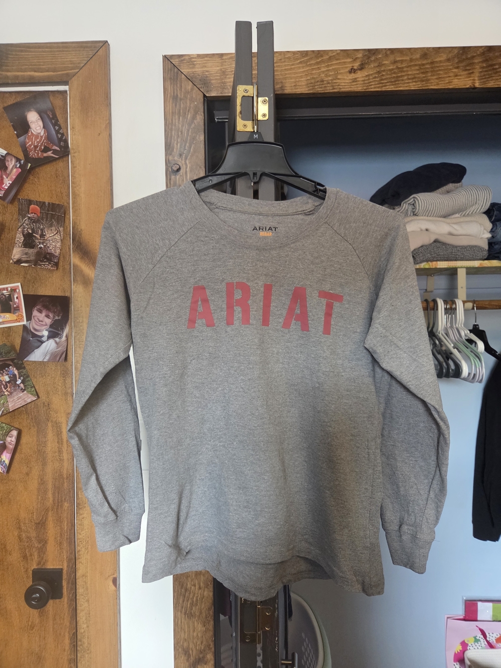 Ariat Women's Gray Crewneck Sweatshirt with Red Logo